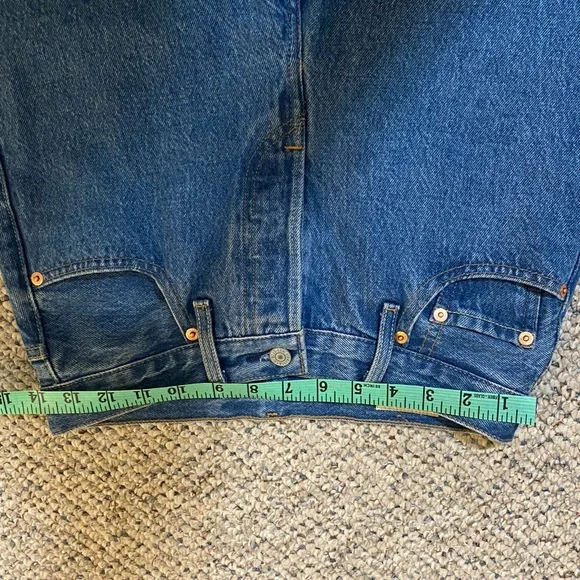 Levi’s 501 medium wash jeans - Size 25 - Picture 5 of 6